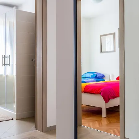 아파트 Neu Renovierte Mit Klima, Wlan, Terrasse Und Grill