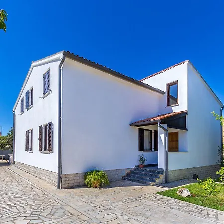 Neu Renovierte Mit Klima, Wlan, Terrasse Und Grill * Póla