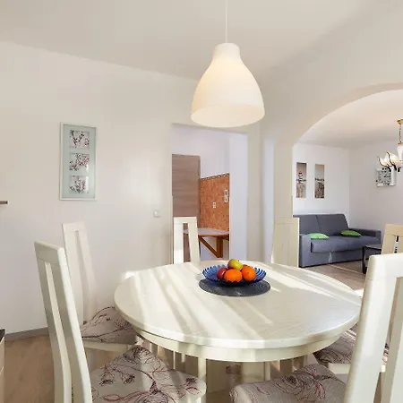 Lejlighed Neu Renovierte Mit Klima, Wlan, Terrasse Und Grill Pula