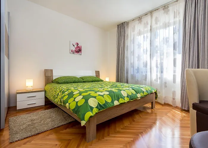 Lejlighed Neu Renovierte Mit Klima, Wlan, Terrasse Und Grill Pula