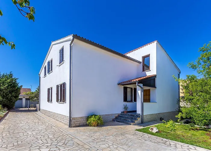 Neu Renovierte Mit Klima, Wlan, Terrasse Und Grill * Pula