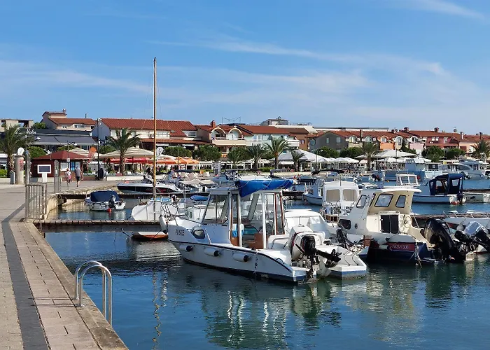 Neu Renovierte Mit Klima, Wlan, Terrasse Und Grill Lejlighed Pula