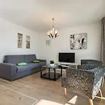 Neu Renovierte Mit Klima, Wlan, Terrasse Und Grill Lejlighed Pula