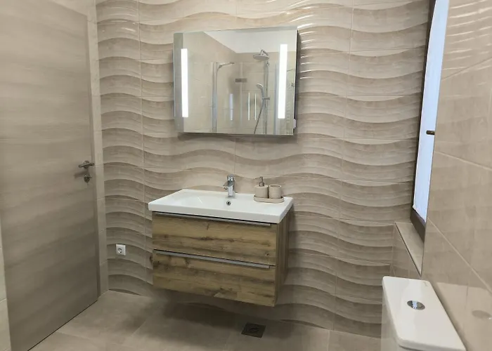 Neu Renovierte Mit Klima, Wlan, Terrasse Und Grill 풀라